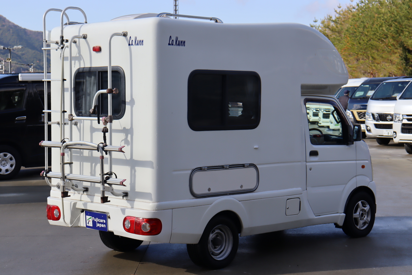 キャンピングカー軽キャンパー