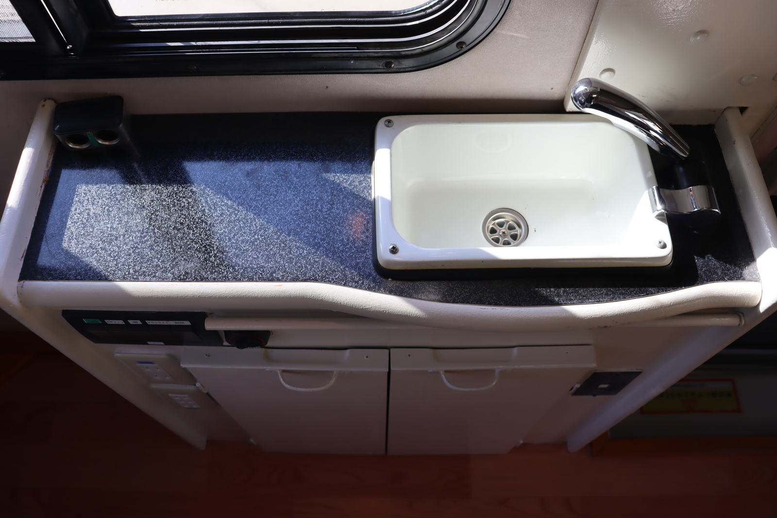 キャンピングカー軽キャンパー