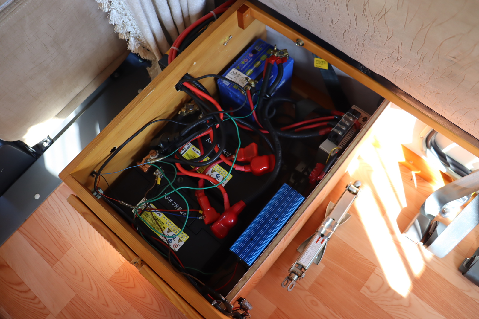 キャンピングカー軽キャンパー