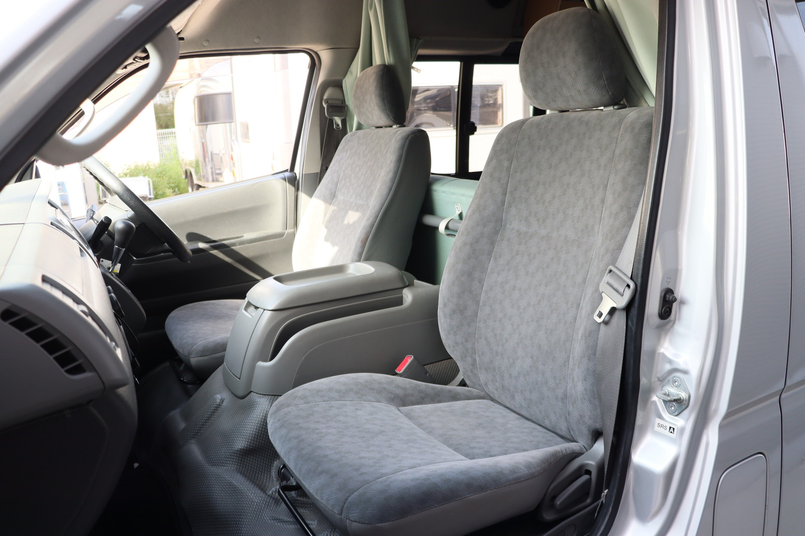 キャンピングカーバンコン