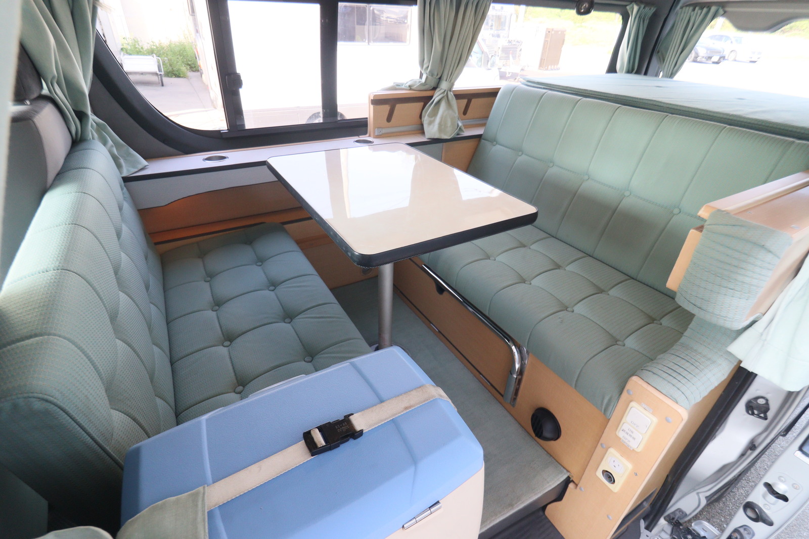 キャンピングカーバンコン