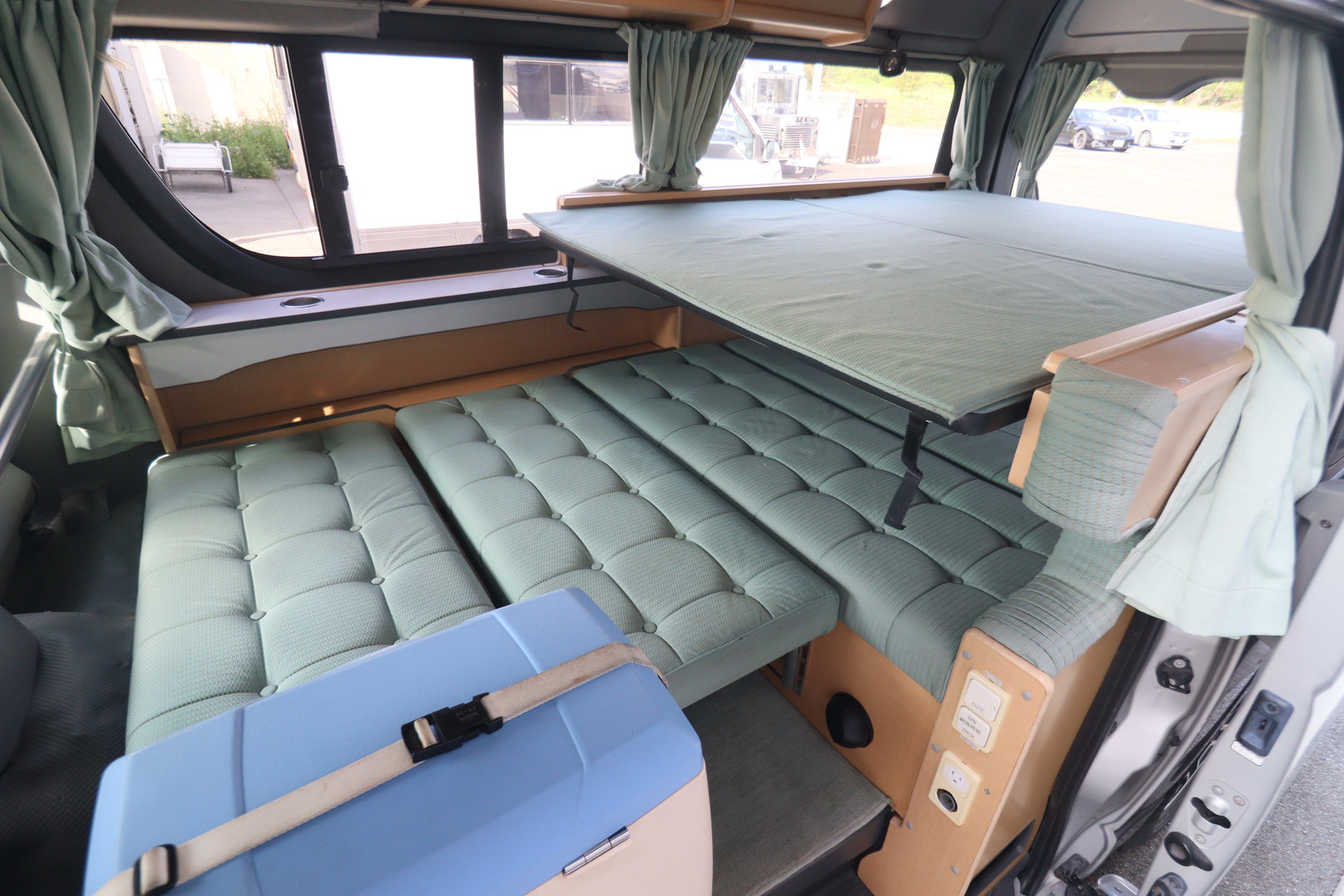 キャンピングカーバンコン