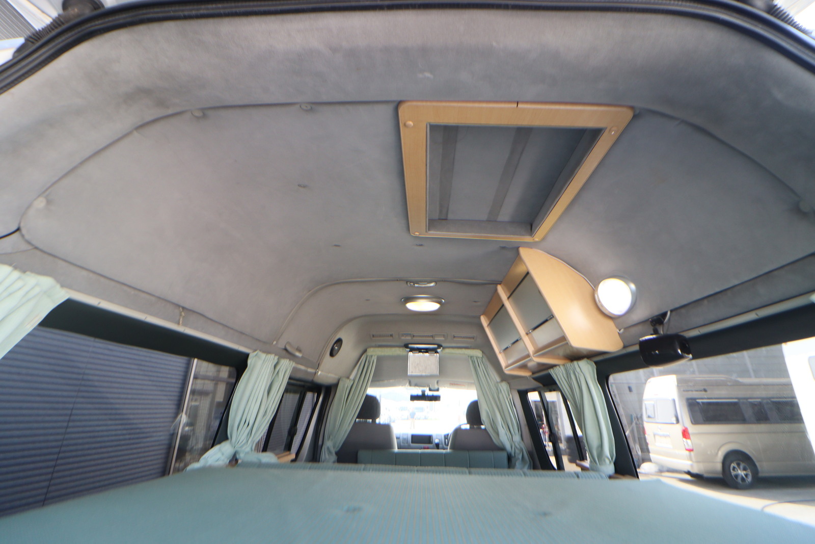 キャンピングカーバンコン