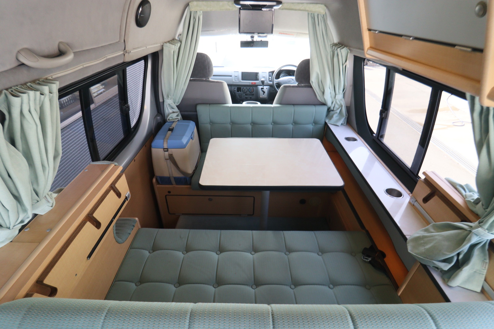 キャンピングカーバンコン