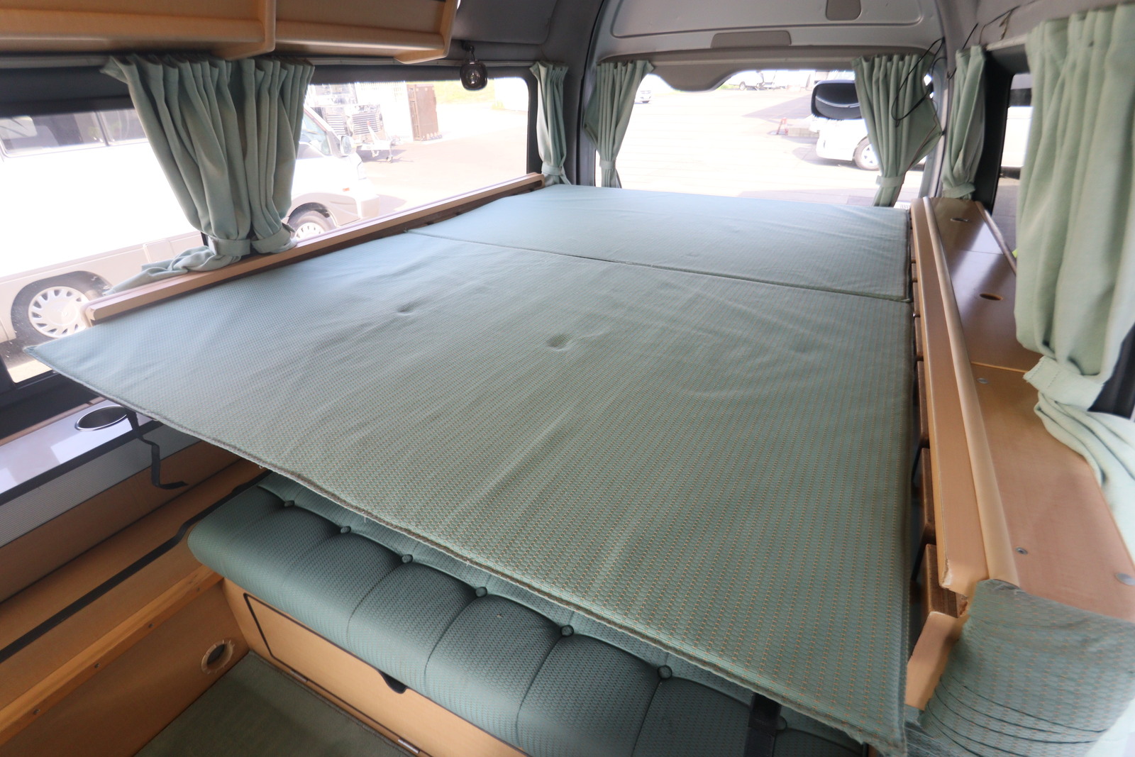 キャンピングカーバンコン