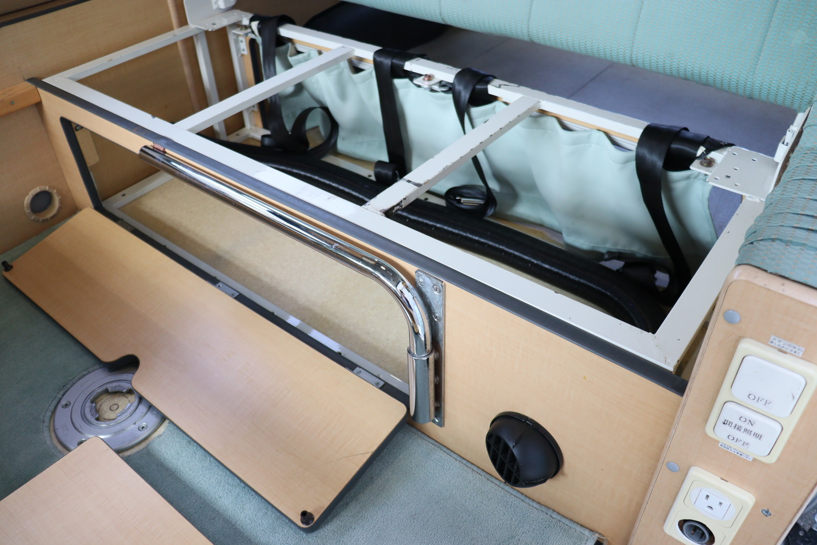 キャンピングカーバンコン