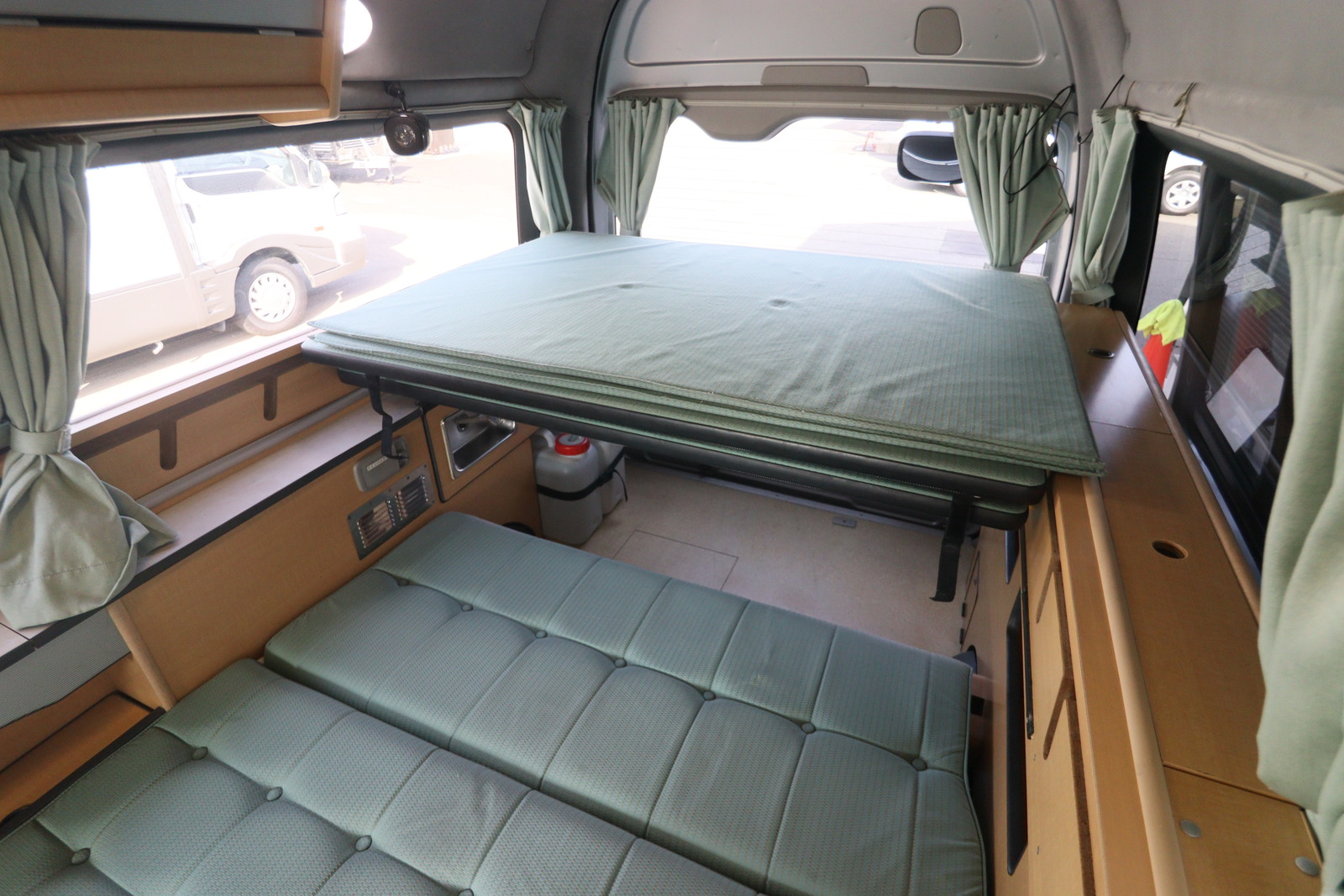 キャンピングカーバンコン