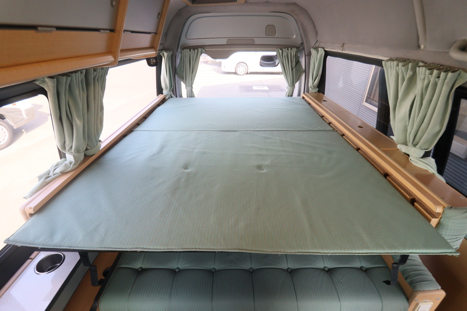 キャンピングカーバンコン