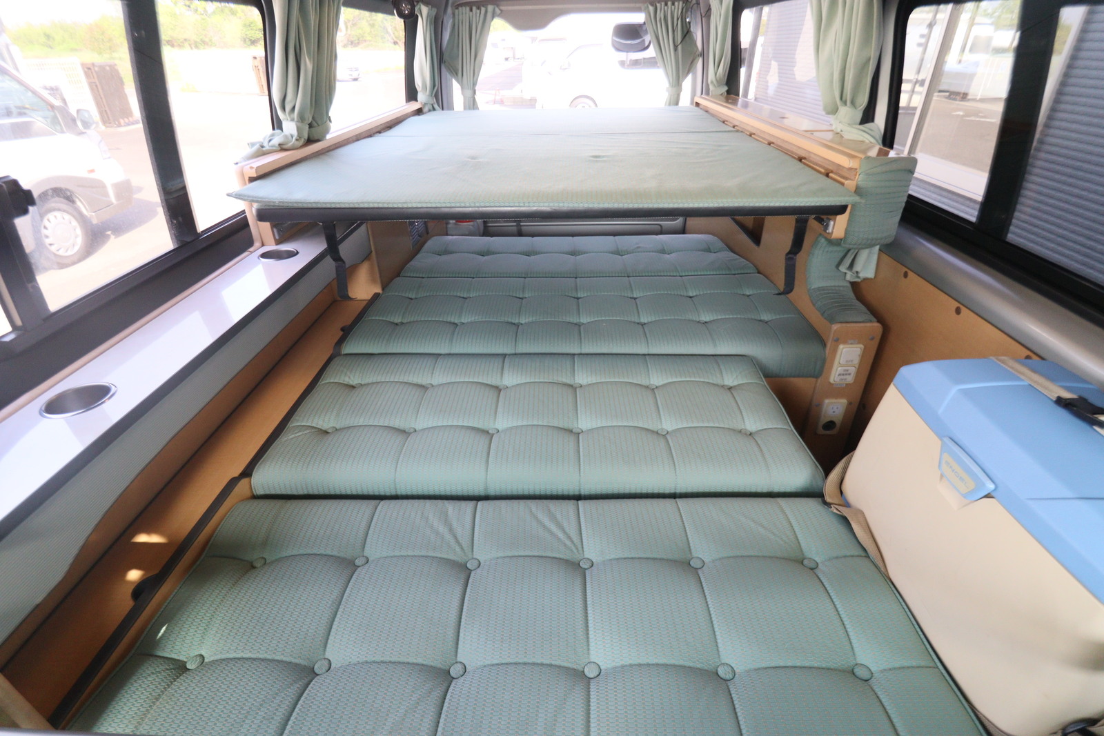 キャンピングカーバンコン