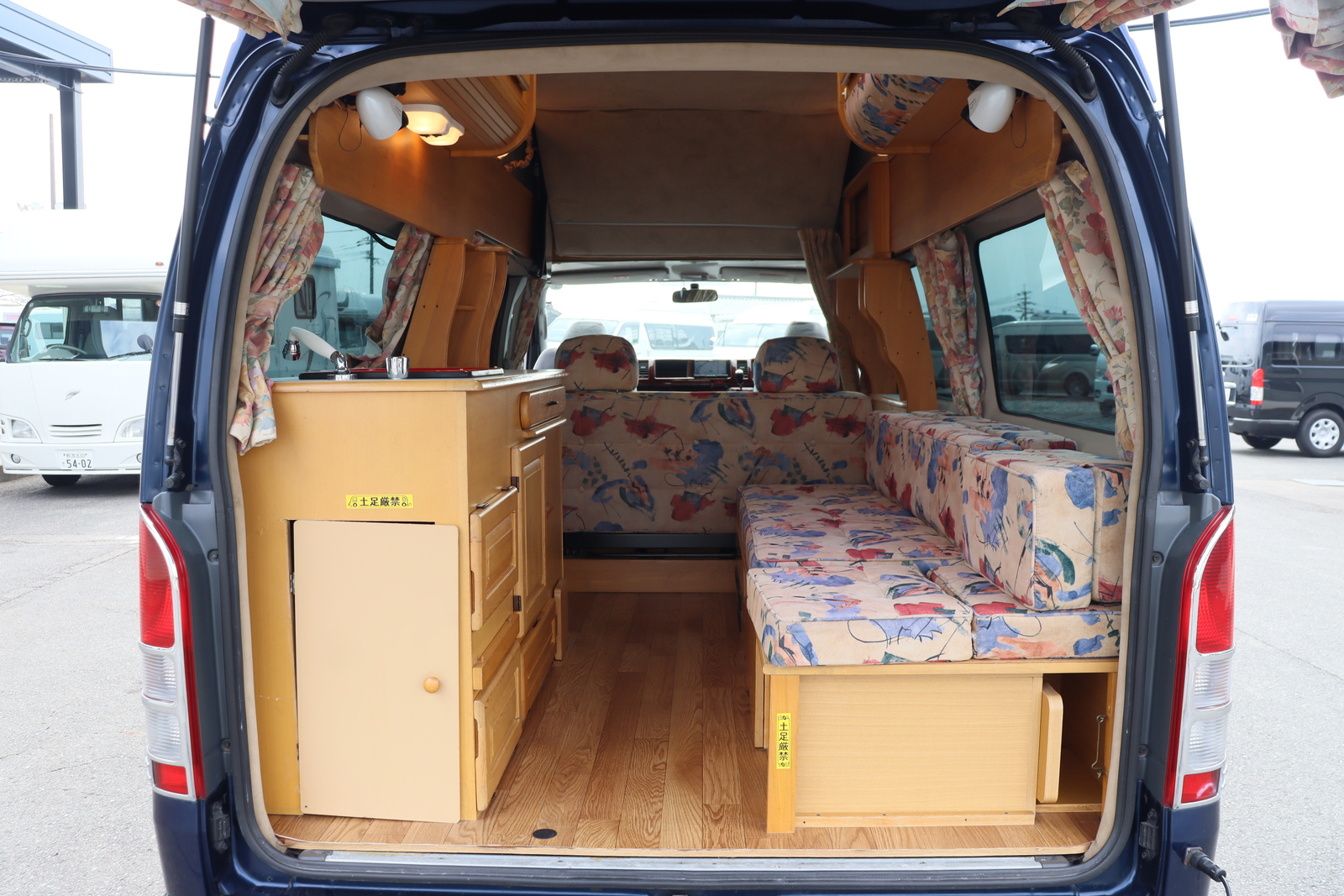 キャンピングカーバンコン