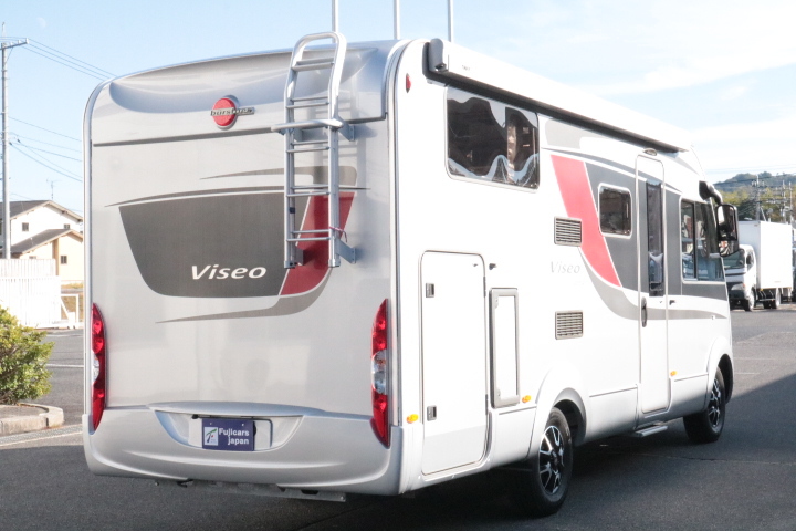 キャンピングカーバスコン