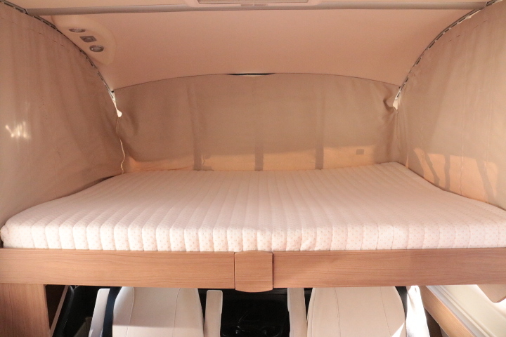 キャンピングカーバスコン