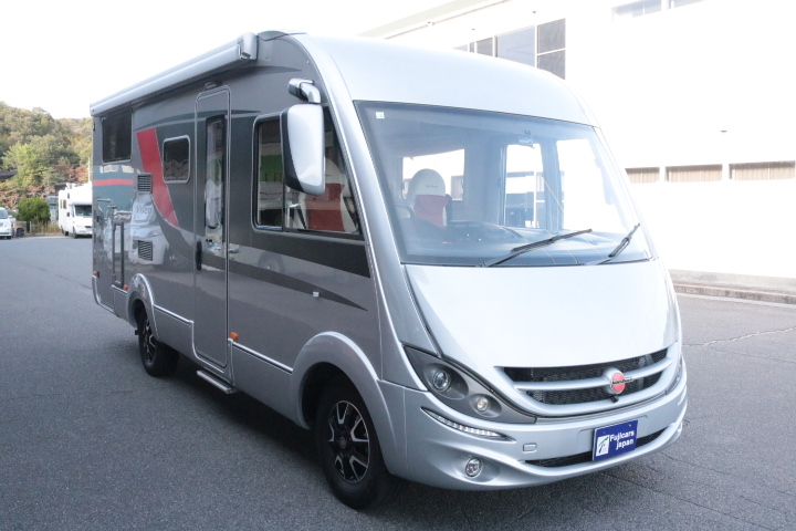 キャンピングカーバスコン