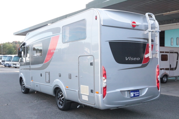 キャンピングカーバスコン