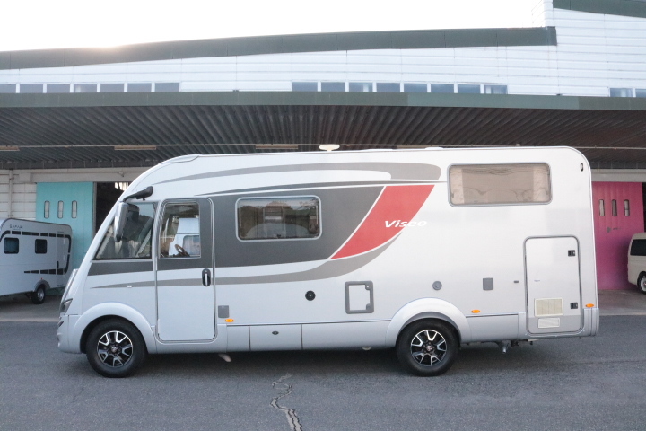 キャンピングカーバスコン