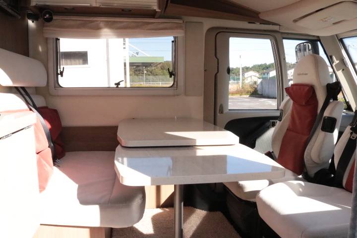 キャンピングカーバスコン