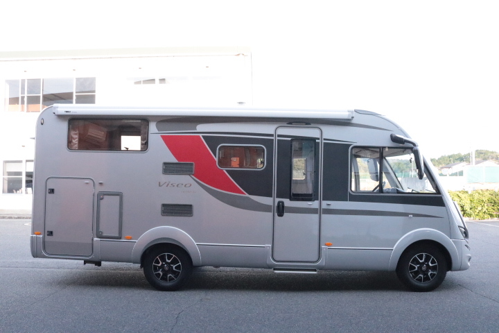 キャンピングカーバスコン