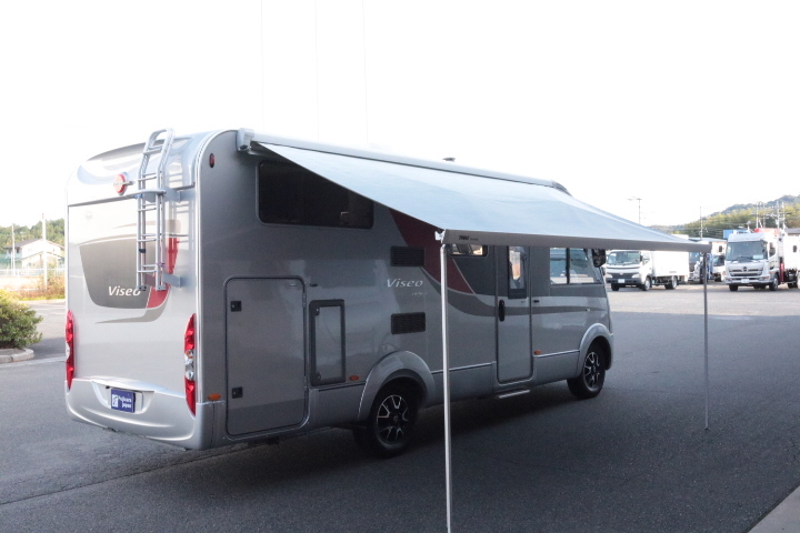 キャンピングカーバスコン