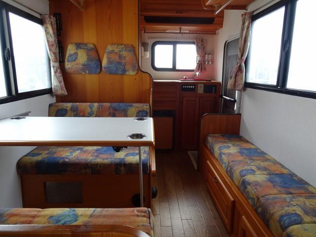 キャンピングカーキャブコン