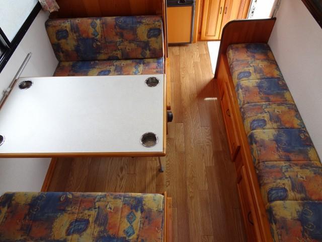 キャンピングカーキャブコン