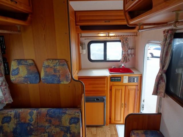 キャンピングカーキャブコン