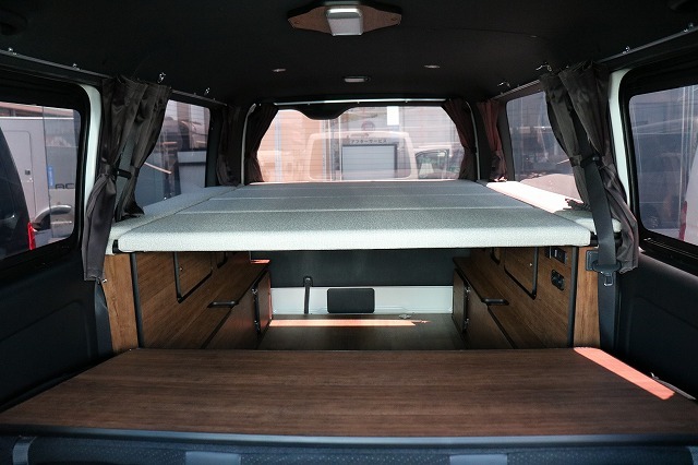 キャンピングカーバンコン