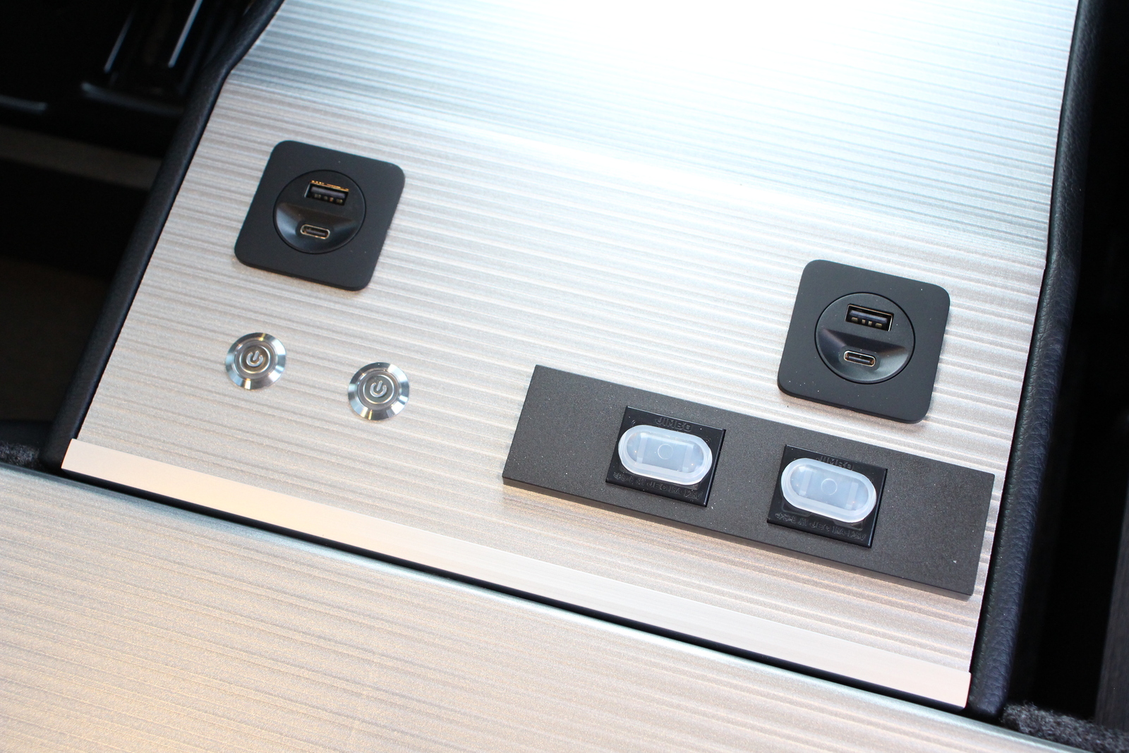 キャンピングカーバンコン