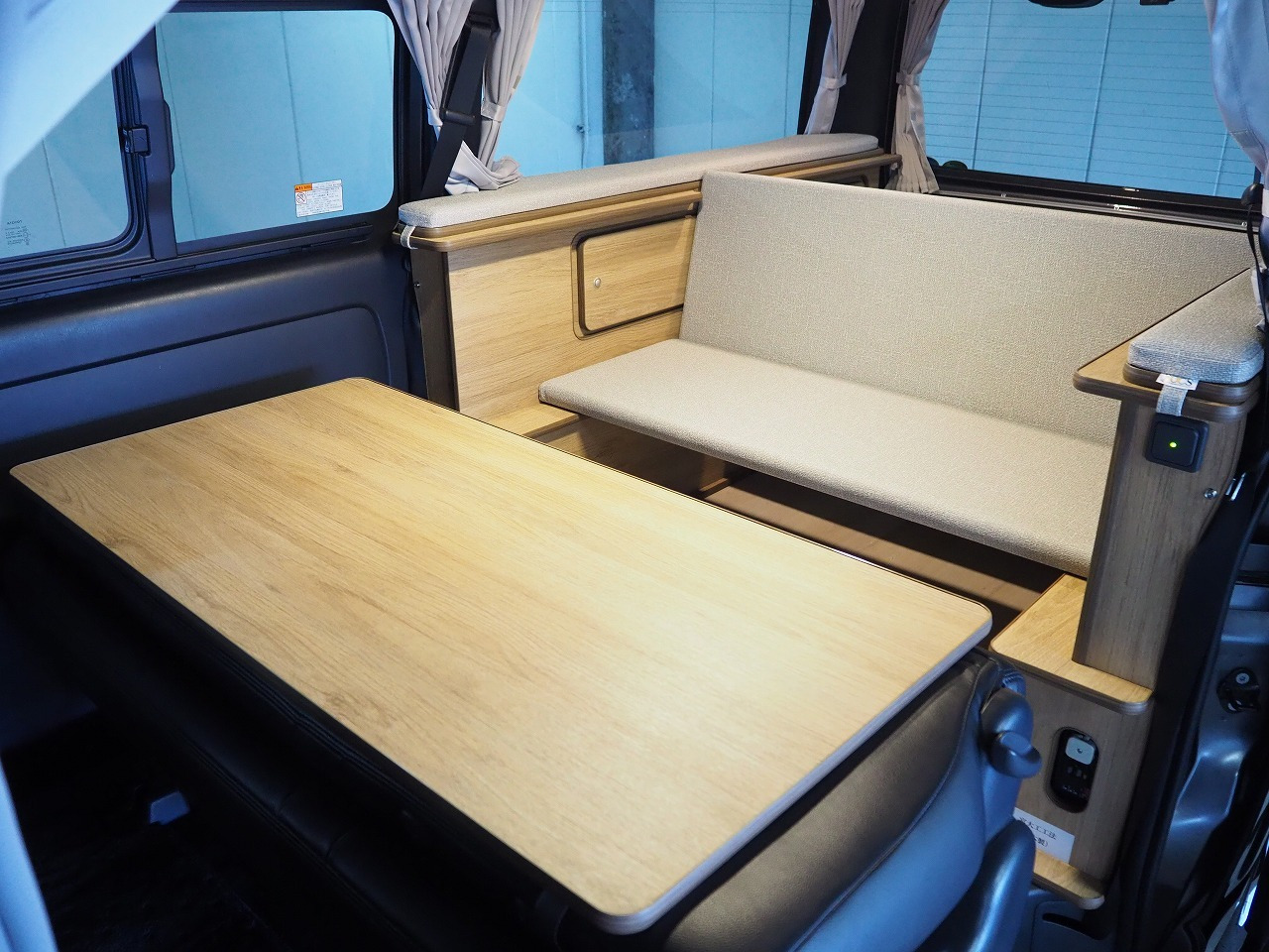 キャンピングカーバンコン