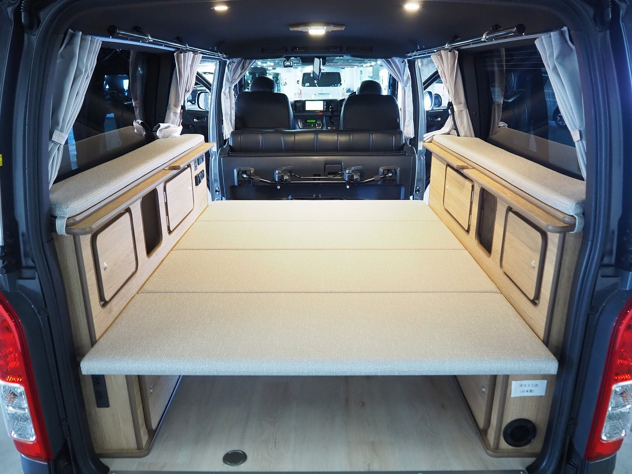 キャンピングカーバンコン