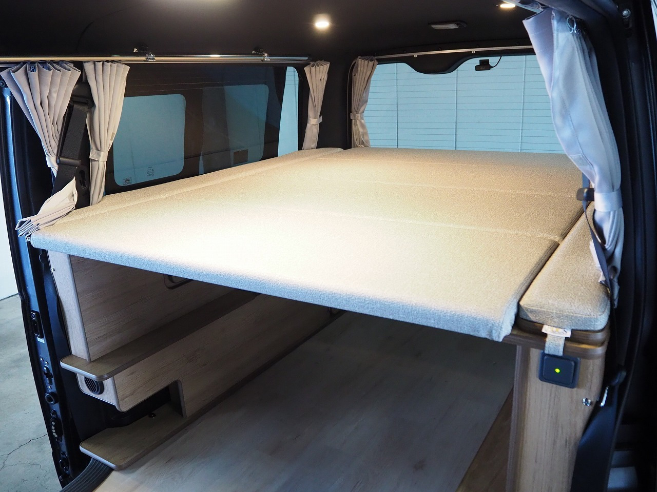 キャンピングカーバンコン