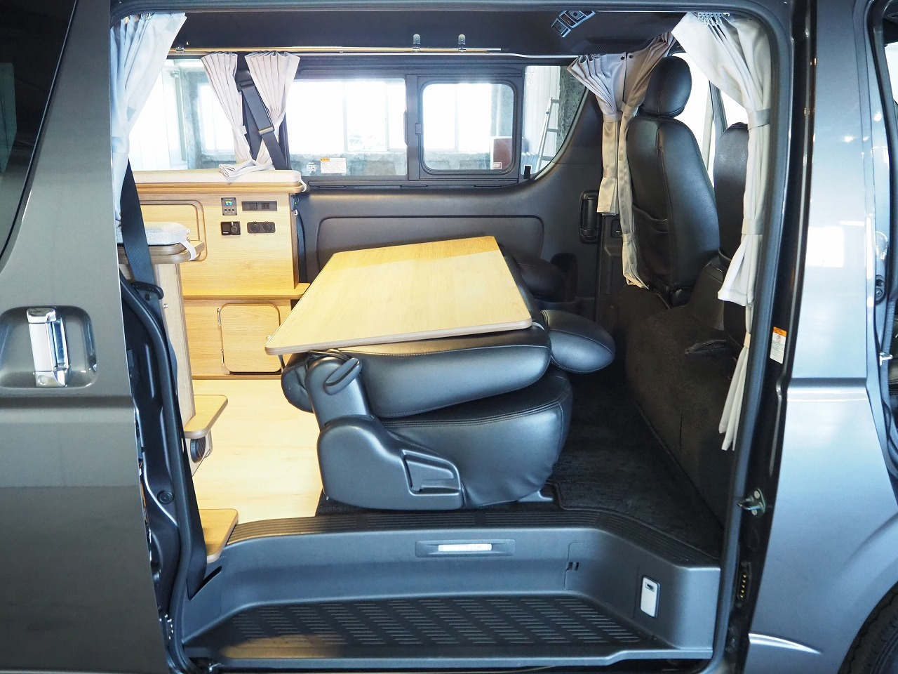 キャンピングカーバンコン