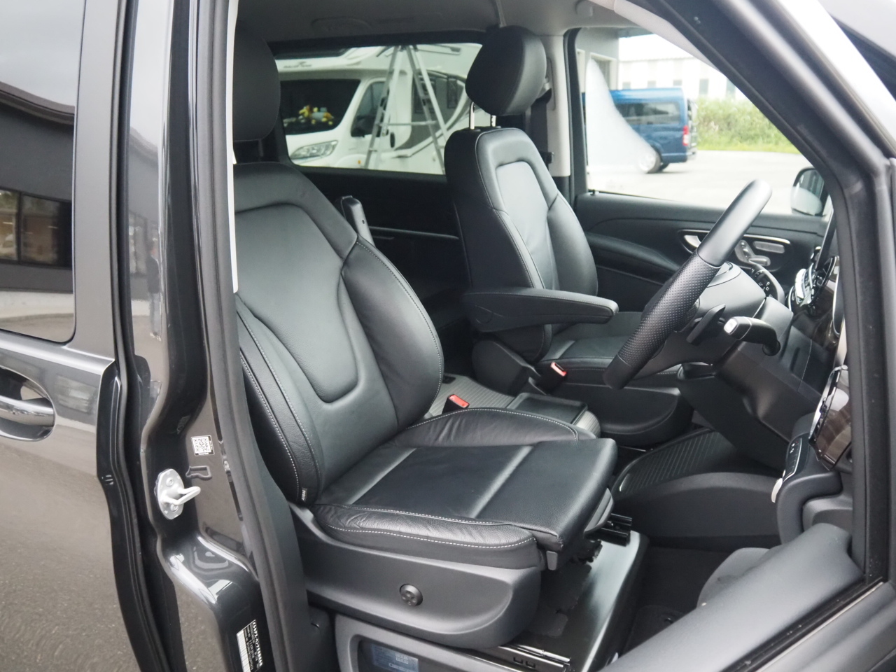 キャンピングカーバンコン