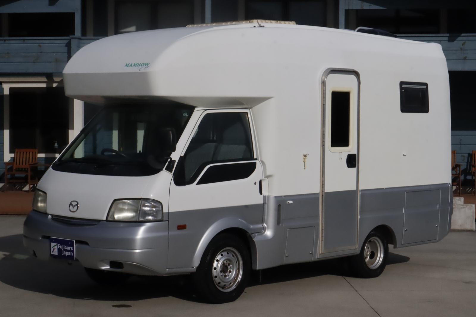 キャンピングカーキャブコン