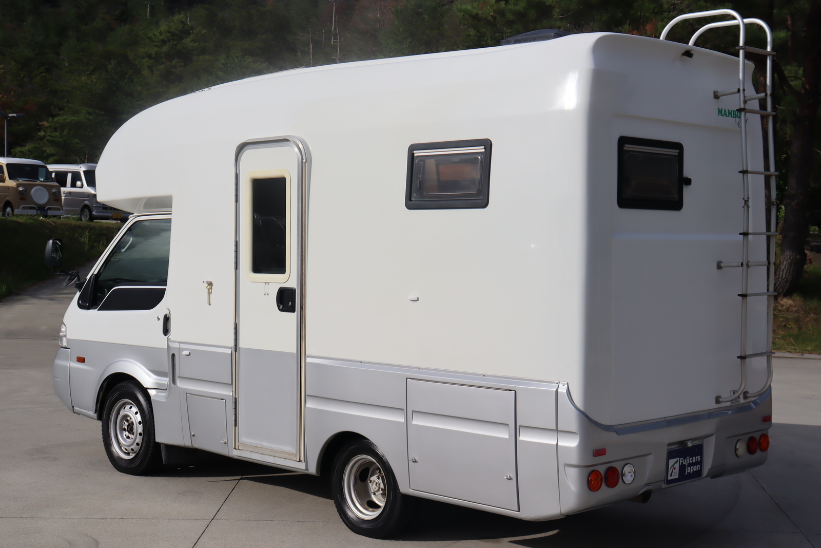 キャンピングカーキャブコン