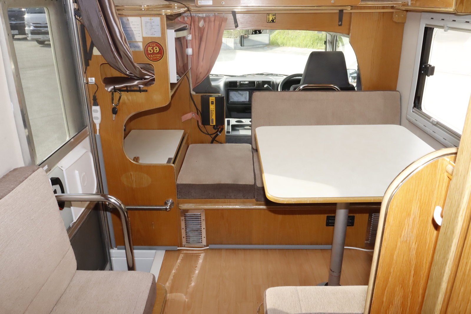 キャンピングカーキャブコン