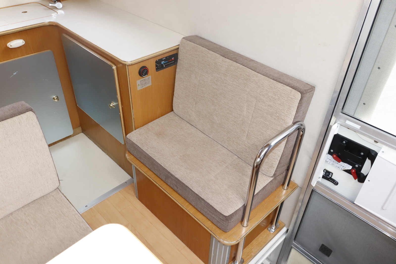 キャンピングカーキャブコン