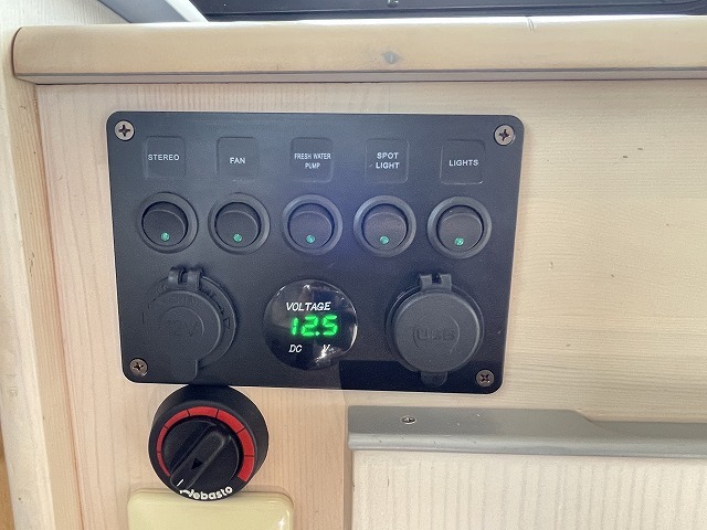 キャンピングカー軽キャンパー