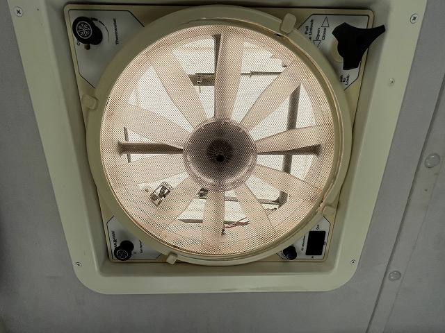 キャンピングカー軽キャンパー