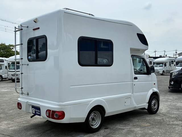 キャンピングカー軽キャンパー