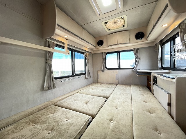 キャンピングカー軽キャンパー