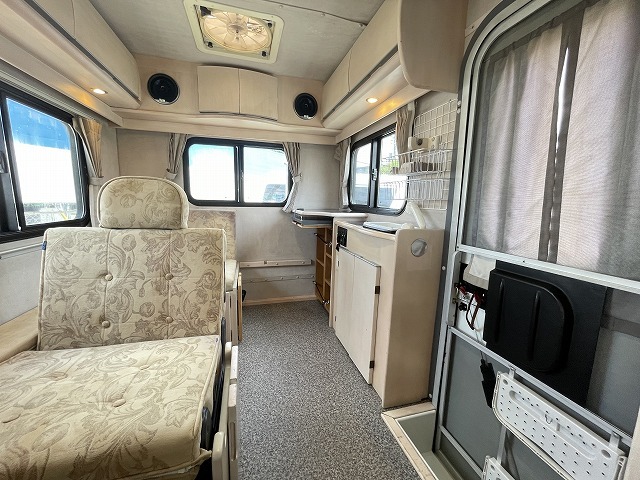 キャンピングカー軽キャンパー