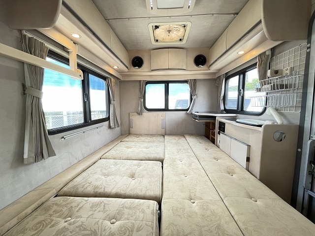 キャンピングカー軽キャンパー