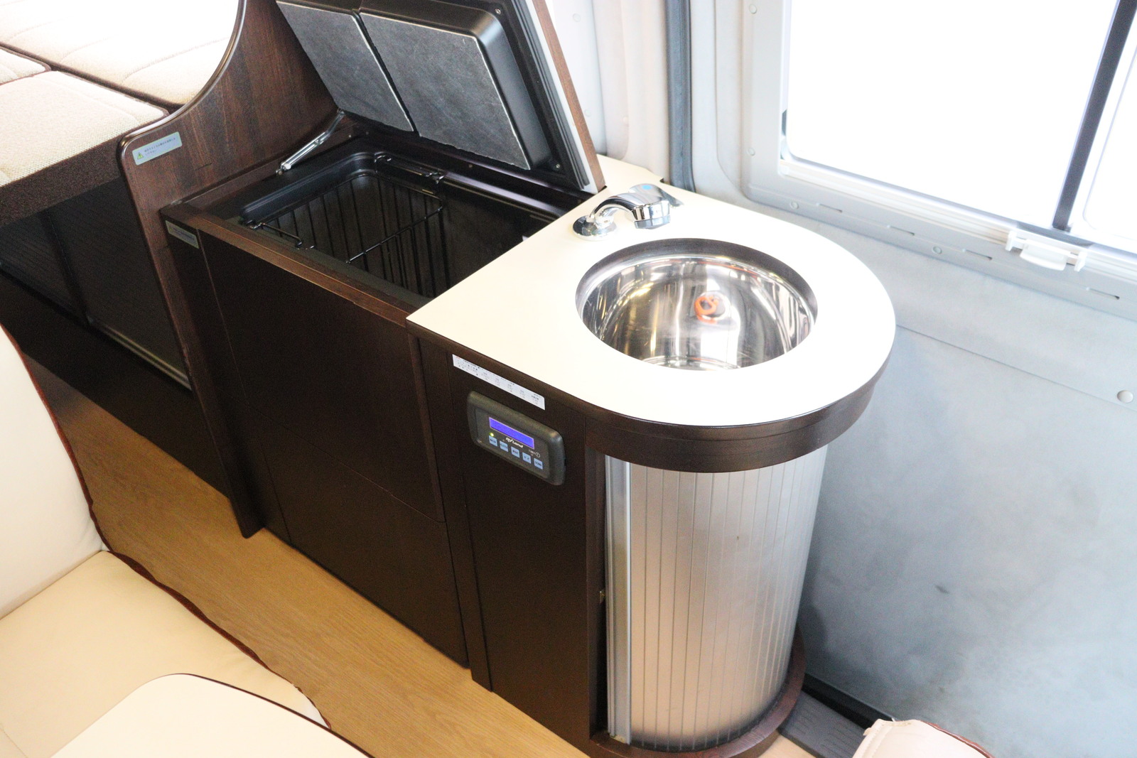 キャンピングカーバンコン