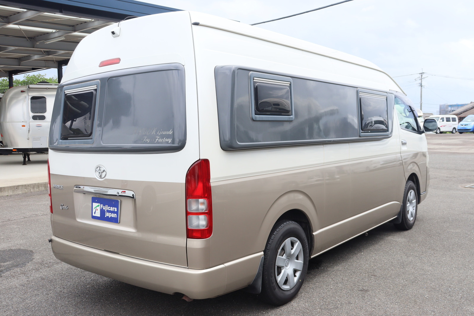 キャンピングカーバンコン