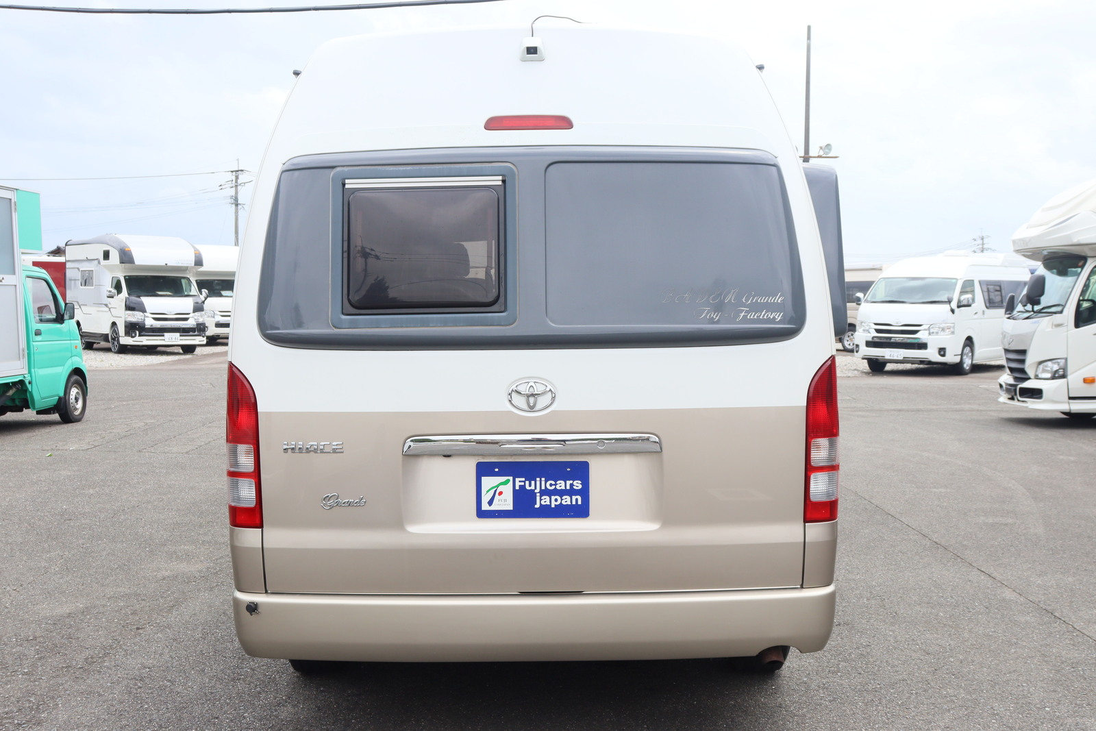 キャンピングカーバンコン