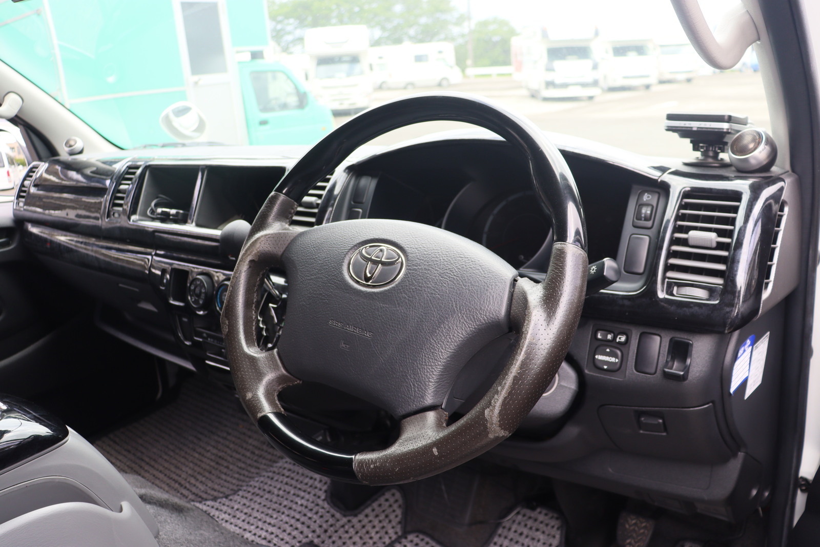 キャンピングカーバンコン