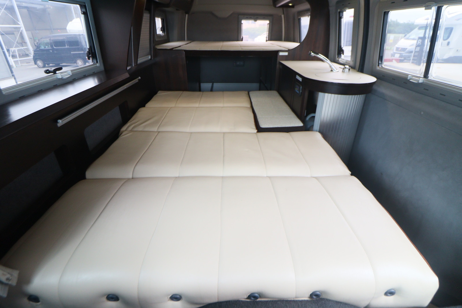 キャンピングカーバンコン