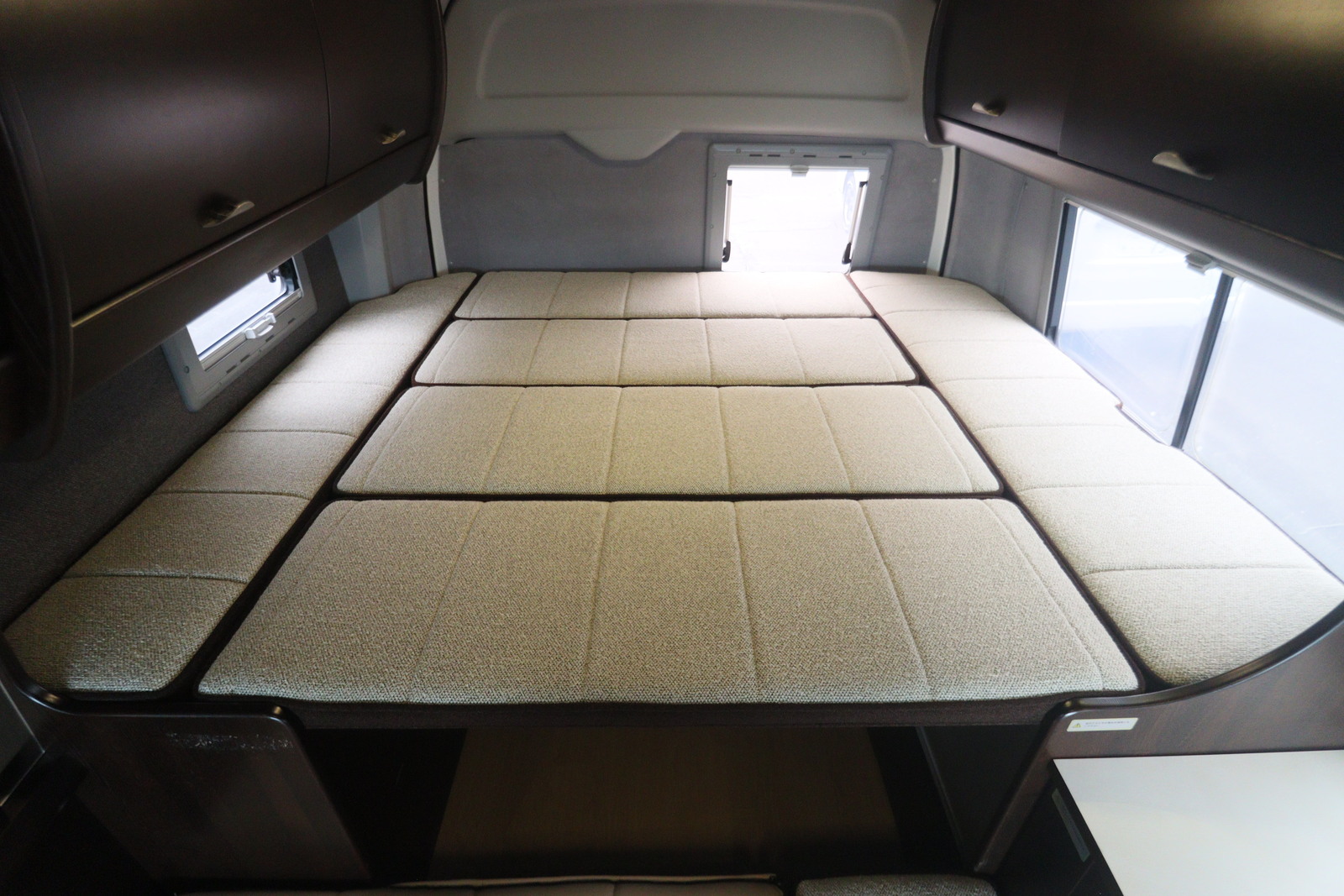 キャンピングカーバンコン