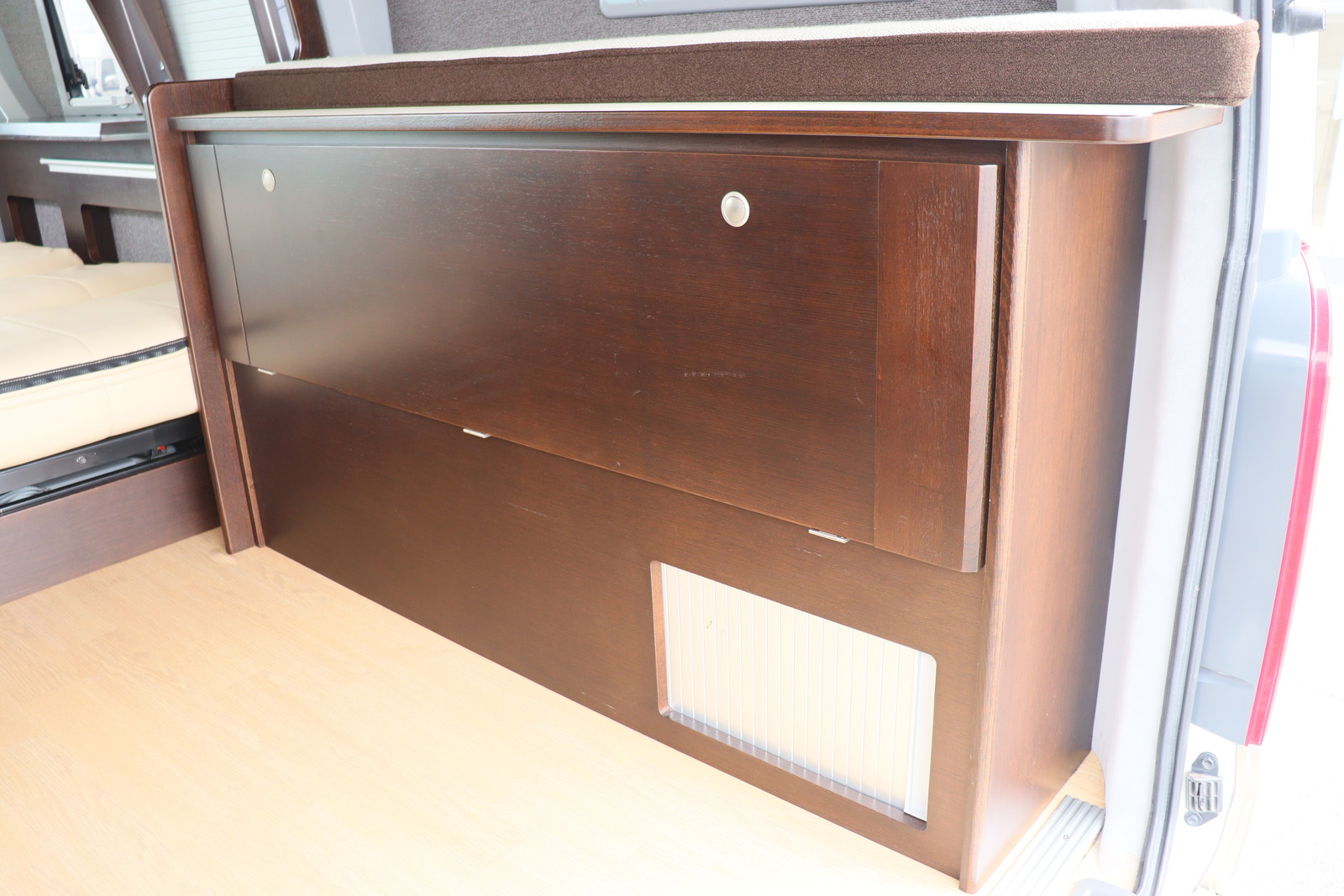 キャンピングカーバンコン