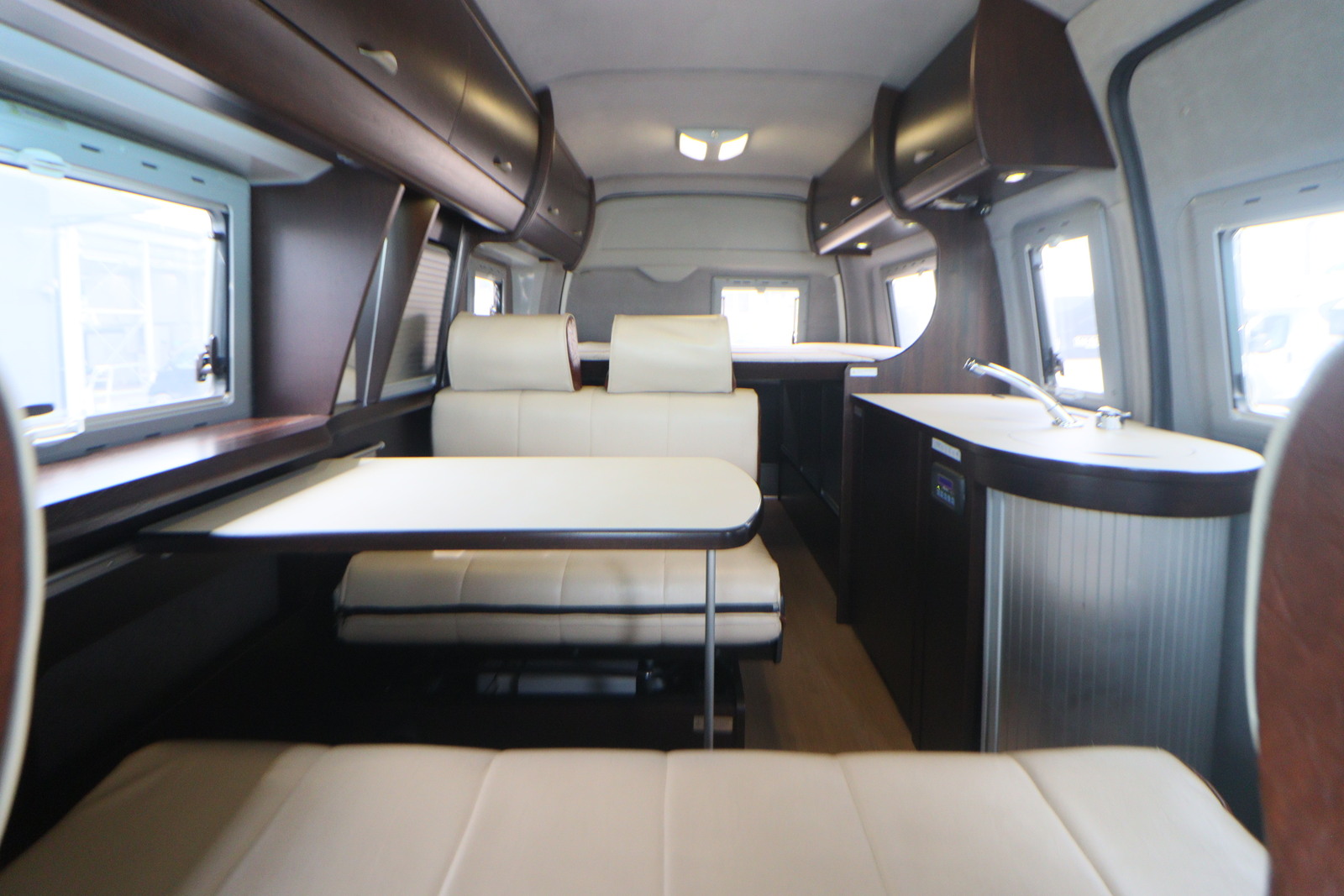 キャンピングカーバンコン